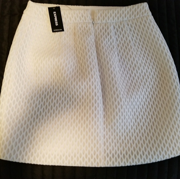 EXPRESS White Miniskirt,Brand new, Size 0. - Picture 4 of 10